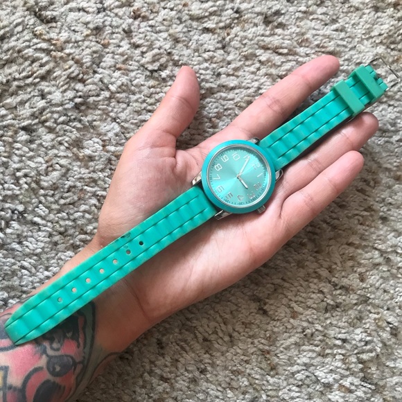 Turquoise gummy watch - Picture 3 of 6